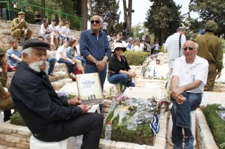 Volunteers help families of the fallen mark Yom HaZikaron